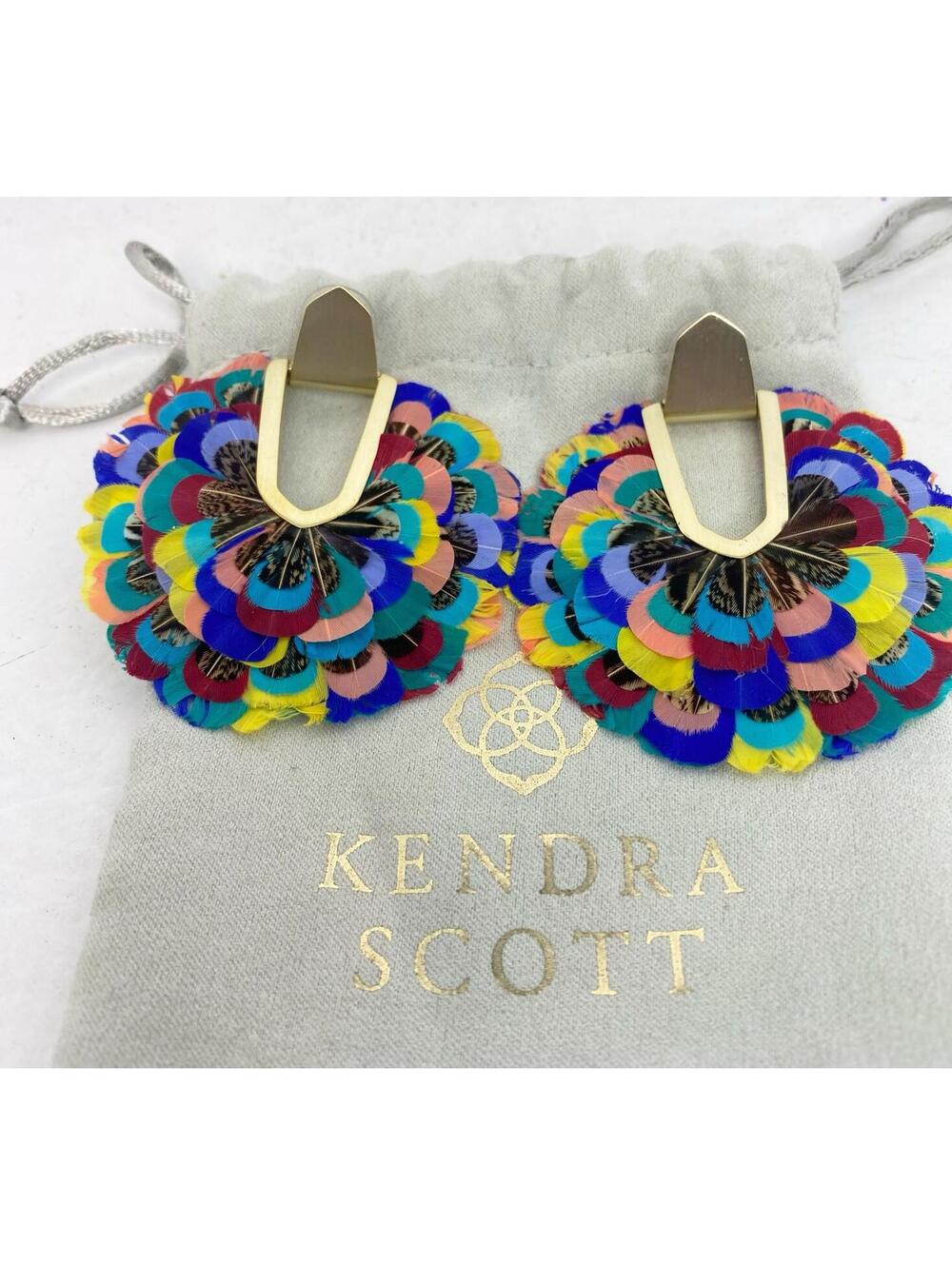 EUC KENDRA SCOTT DIANE FEATHER STATEMENT EARRINGS Muti Colored Feather - Picture 8 of 13